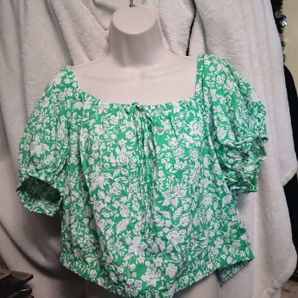 NEW Universal Thread™ Green Floral Women's Puff Short Sleeve Peasant Top - Picture 3 of 11
